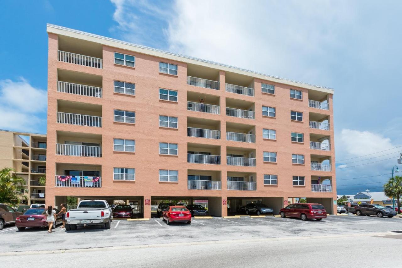 301 Beach Place Condos St. Pete Beach Exteriér fotografie